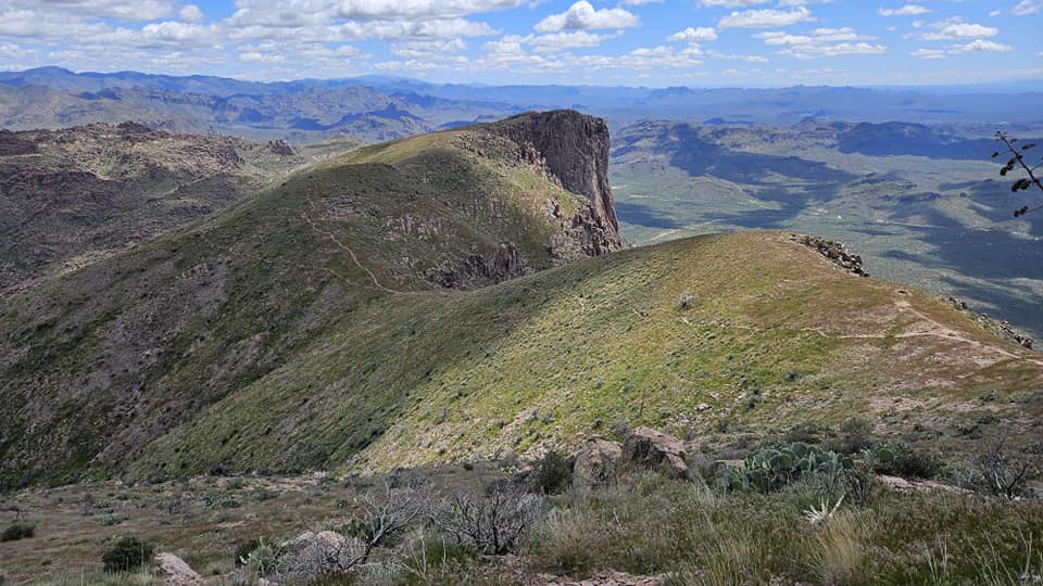 Superstition Ridgeline Trail along a mountainside